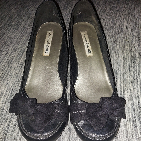 American Eagle By Payless Shoes - American Eagle Size 11 Black Wedges With Bow.